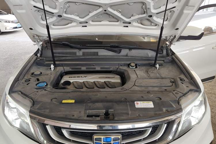 Used Geely Auto Emgrand X7 Sport 2018 1.8TD Automatic Two-Wheel Drive Smart Connect 4G Internet Edition Engine Bay