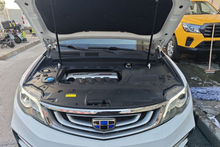 Used Geely Auto Emgrand X7 Sport 2018 1.8TD Automatic Two-Wheel Drive Smart Connect 4G Internet Edition Engine Bay