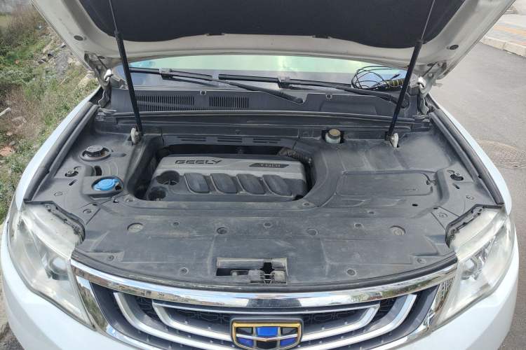 Used Geely Auto Emgrand X7 Sport 2018 1.8TD Automatic Two-Wheel Drive Smart Connect 4G Internet Edition Engine Bay