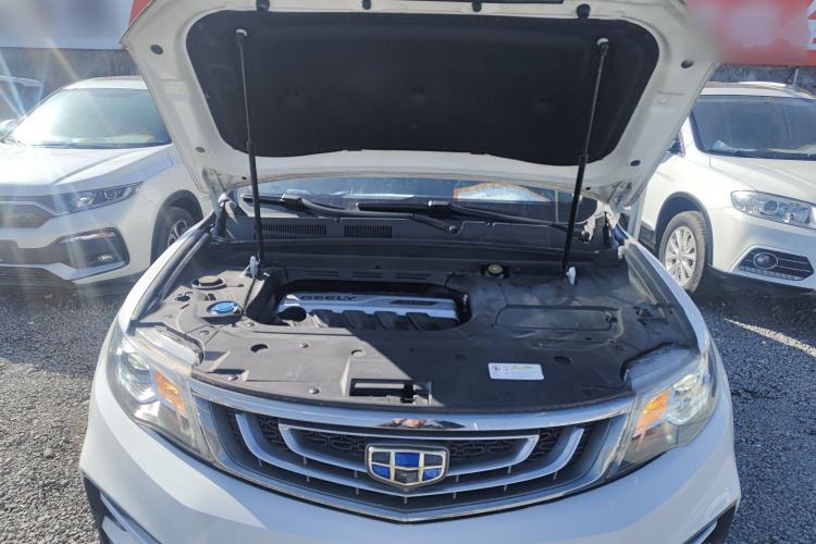 Used Geely Auto Emgrand X7 Sport 2018 1.8TD Automatic Two-Wheel Drive Smart Connect 4G Internet Edition Engine Bay