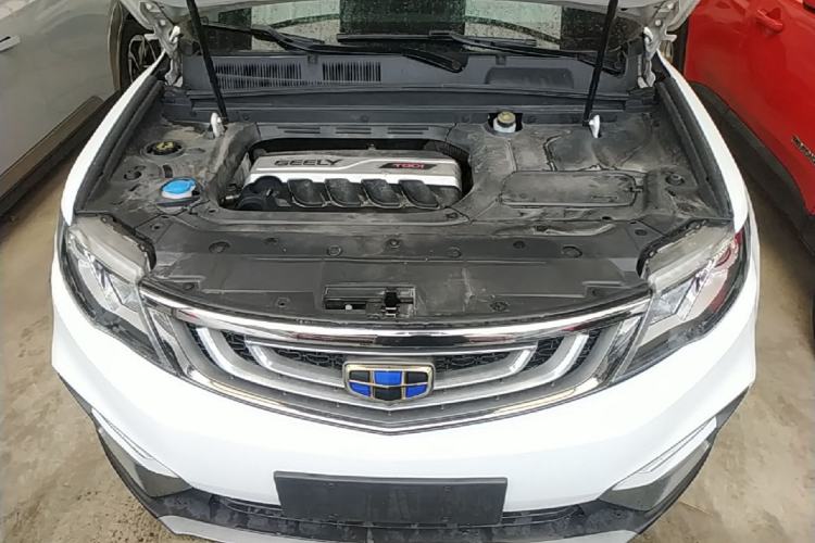 Used Geely Auto Emgrand X7 Sport 2018 1.8TD Automatic Two-Wheel Drive Zhiya Model Engine Bay