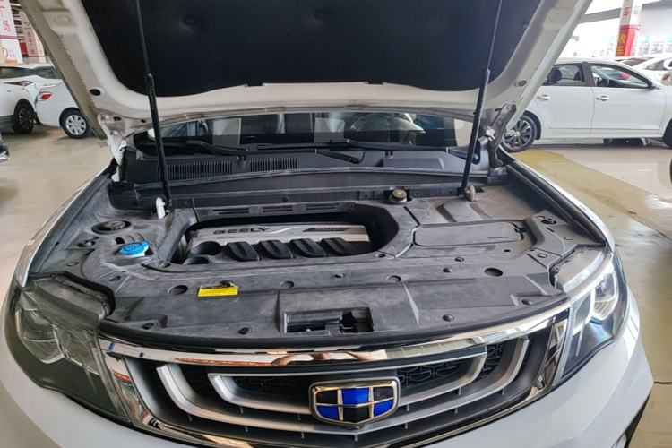 Used Geely Auto Emgrand X7 Sport 2018 1.8TD Automatic Two-Wheel Drive Smart Connect 4G Internet Edition Engine Bay