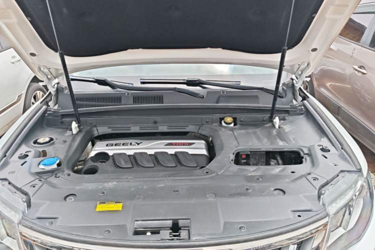Used Geely Auto Emgrand X7 Sport 2018 1.8TD Automatic Two-Wheel Drive Zhiya Model Engine Bay