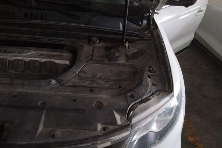Used Geely Auto Emgrand X7 Sport 2018 1.8TD Automatic Two-Wheel Drive Smart 4G Connected Version Engine Bay Left
