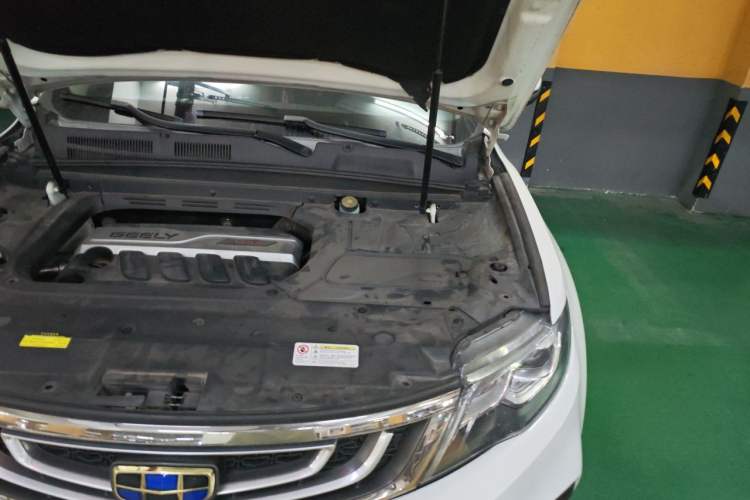 Used Geely Auto Emgrand X7 Sport 2018 1.8TD Automatic Two-Wheel Drive Smart Connect 4G Internet Edition Engine Bay Left