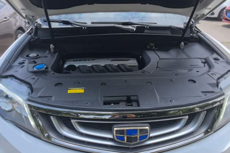 Used Geely Auto Emgrand X7 Sport 2018 1.8TD Automatic Two-Wheel Drive Smart Connect 4G Internet Edition Engine Bay