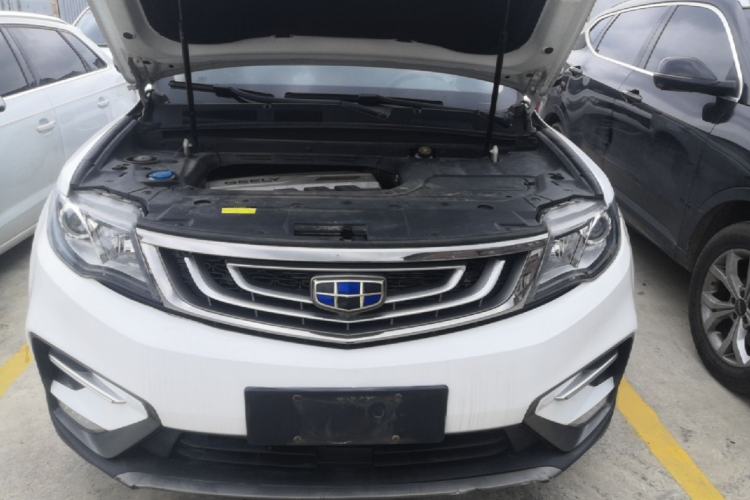 Used Geely Auto Emgrand X7 Sport 2018 1.8TD Automatic Two-Wheel Drive Zhiya Model Engine Bay