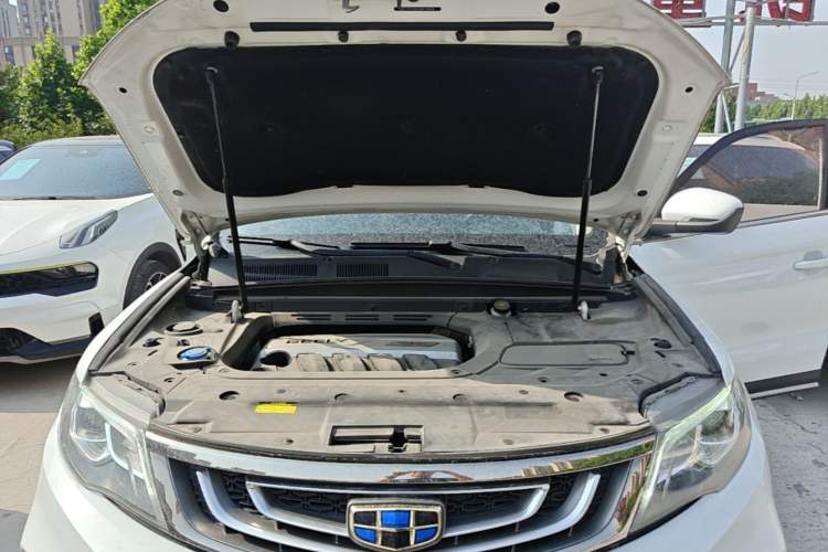 Used Geely Auto Emgrand X7 Sport 2018 1.8TD Automatic Two-Wheel Drive Smart Connect 4G Internet Edition Engine Bay
