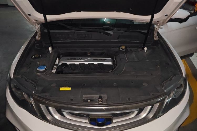 Used Geely Auto Emgrand X7 Sport 2018 1.8TD Automatic Two-Wheel Drive ZhiZun Model with 4G Connectivity Engine Bay