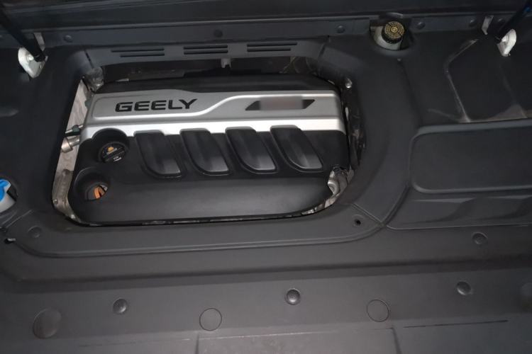 Used Geely Auto Emgrand X7 Sport 2018 1.8TD Automatic Two-Wheel Drive Smart Connect 4G Internet Edition Engine Bay