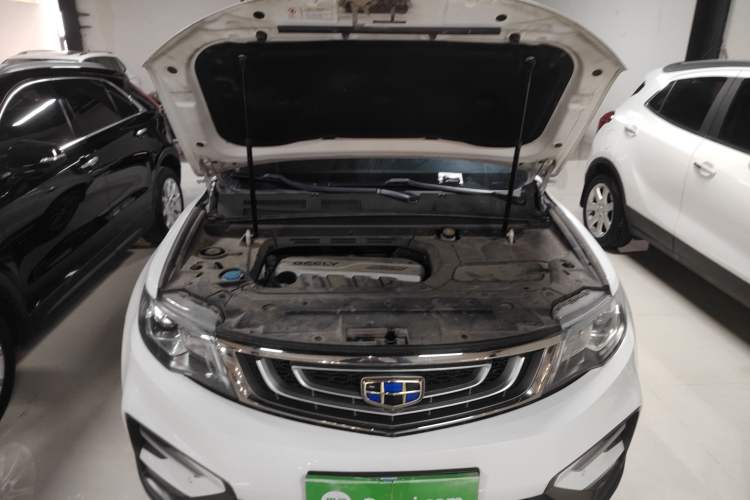 Used Geely Auto Emgrand X7 Sport 2018 1.8TD Automatic Two-Wheel Drive Smart Connect 4G Internet Edition Engine Bay