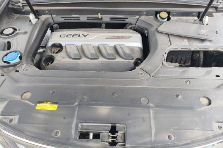 Used Geely Auto Emgrand X7 Sport 2018 1.8TD Automatic Two-Wheel Drive ZhiZun Model with 4G Connectivity Engine Bay