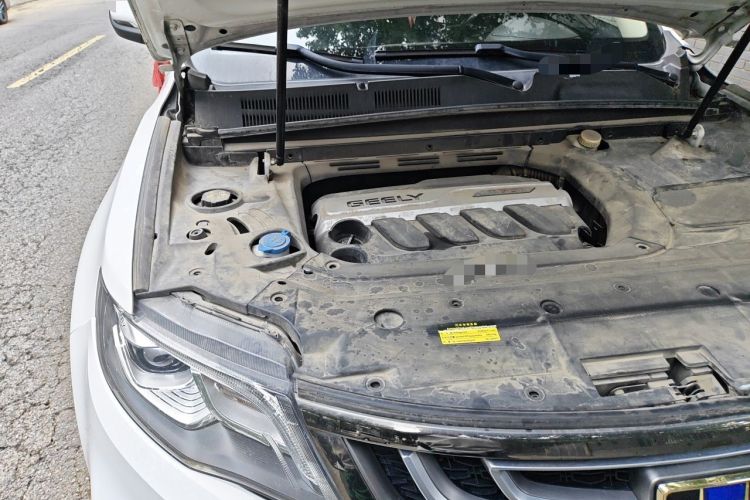 Used Geely Auto Emgrand X7 Sport 2018 1.8TD Automatic Two-Wheel Drive Smart Connect 4G Internet Edition Engine Bay Right