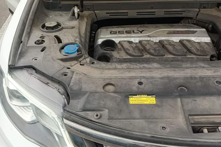 Used Geely Auto Emgrand X7 Sport 2018 1.8TD Automatic Two-Wheel Drive Smart Connect 4G Internet Edition Engine Bay Right