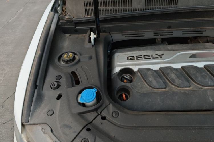 Used Geely Auto Emgrand X7 Sport 2018 1.8TD Automatic Two-Wheel Drive Smart Connect 4G Internet Edition Engine Bay Right
