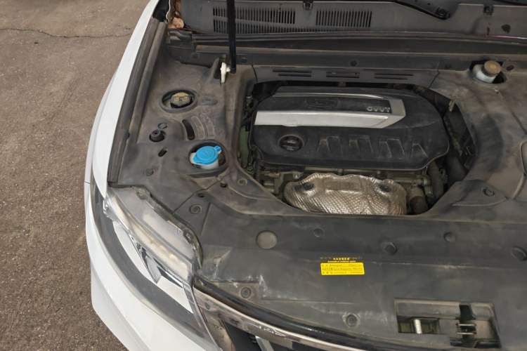 Used Geely Auto Emgrand X7 Sport 2018 2.0L Manual Two-Wheel Drive Zhiya Version Engine Bay Right
