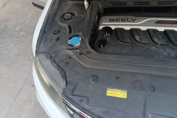 Used Geely Auto Emgrand X7 Sport 2018 1.8TD Automatic Two-Wheel Drive Smart Connect 4G Internet Edition Engine Bay Right