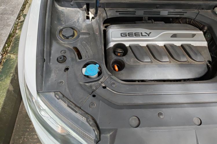 Used Geely Auto Emgrand X7 Sport 2018 1.8TD Automatic Two-Wheel Drive Smart 4G Connected Version Engine Bay Right