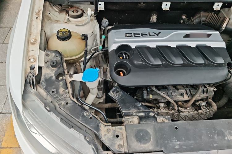 Used Geely Auto Emgrand X7 Sport 2018 1.8TD Automatic Two-Wheel Drive Smart Connect 4G Internet Edition Engine Bay Right