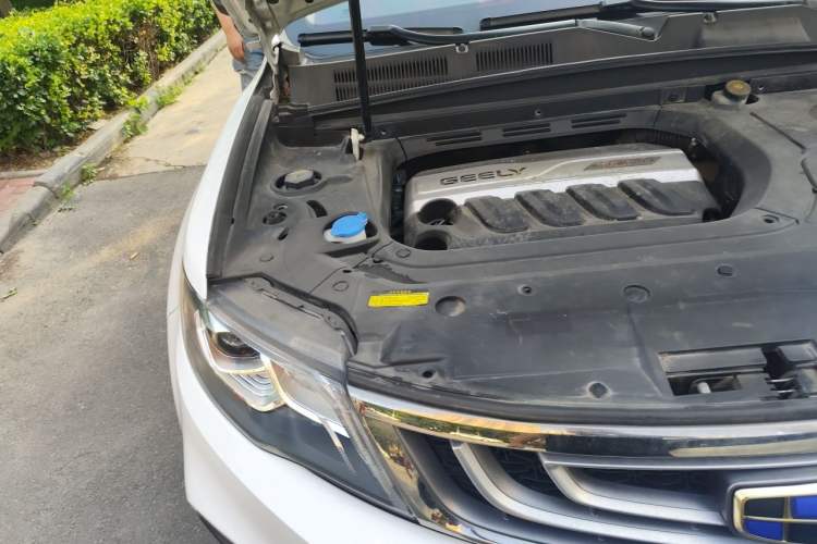 Used Geely Auto Emgrand X7 Sport 2018 1.8TD Automatic Two-Wheel Drive Smart Connect 4G Internet Edition Engine Bay Right