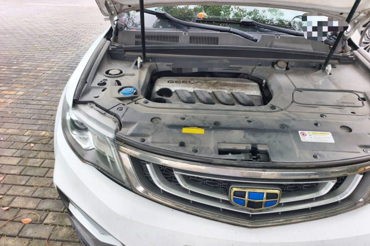 Used Geely Auto Emgrand X7 Sport 2018 1.8TD Automatic Two-Wheel Drive ZhiZun Model with 4G Connectivity Engine Bay Right