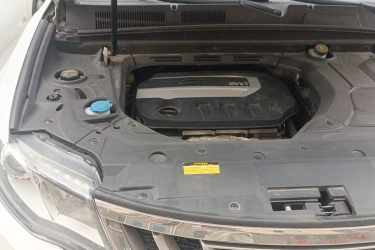 Used Geely Auto Emgrand X7 Sport 2018 2.0L Manual Two-Wheel Drive Zhiya Version Engine Bay Right