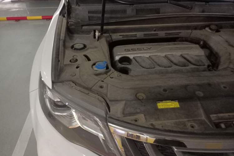 Used Geely Auto Emgrand X7 Sport 2018 1.8TD Automatic Two-Wheel Drive Smart Connect 4G Internet Edition Engine Bay Right