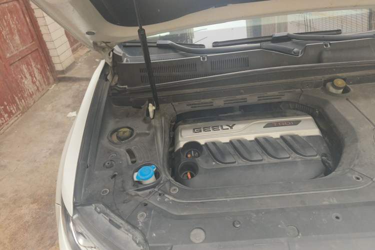 Used Geely Auto Emgrand X7 Sport 2018 1.8TD Automatic Two-Wheel Drive Smart Connect 4G Internet Edition Engine Bay Right