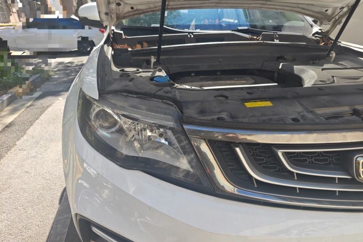 Used Geely Auto Emgrand X7 Sport 2018 2.0L Manual Two-Wheel Drive Zhiya Version Engine Bay Right