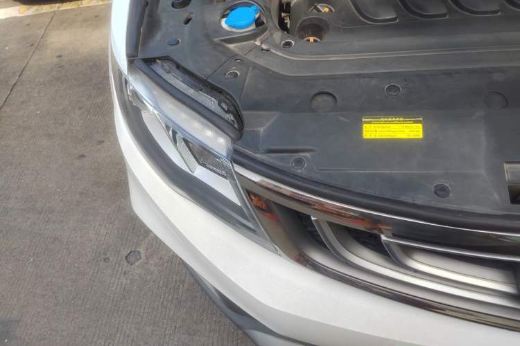Used Geely Auto Emgrand X7 Sport 2018 1.8TD Automatic Two-Wheel Drive Zhiya Model Engine Bay Right
