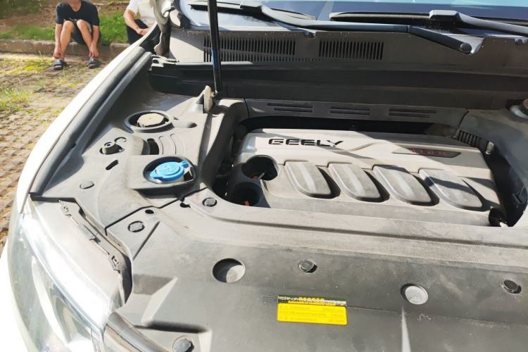 Used Geely Auto Emgrand X7 Sport 2018 1.8TD Automatic Two-Wheel Drive Zhiya Model Engine Bay Right
