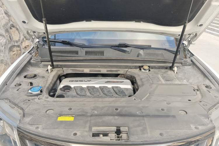 Used Geely Auto Emgrand X7 Sport 2018 1.8TD Automatic Two-Wheel Drive Smart Connect 4G Internet Edition Engine Bay