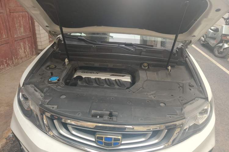 Used Geely Auto Emgrand X7 Sport 2018 1.8TD Automatic Two-Wheel Drive Smart Connect 4G Internet Edition Engine Bay