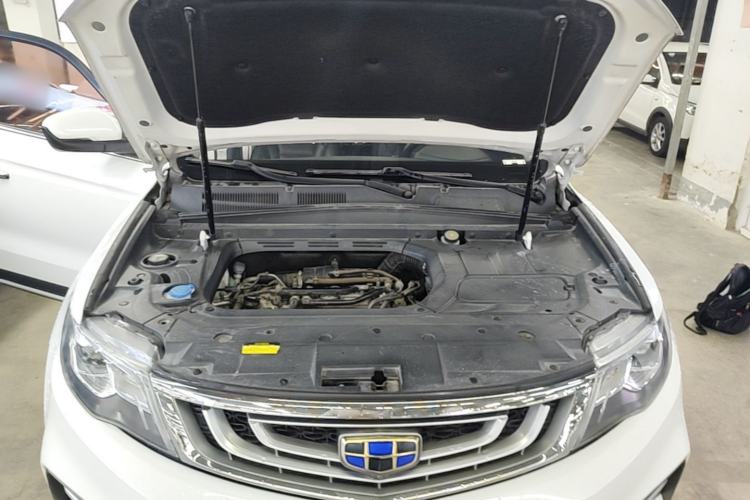 Used Geely Auto Emgrand X7 Sport 2018 1.8TD Automatic Two-Wheel Drive Smart Connect 4G Internet Edition Engine Bay