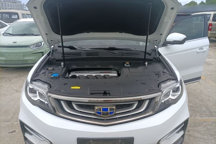 Used Geely Auto Emgrand X7 Sport 2018 1.8TD Automatic Two-Wheel Drive Smart Connect 4G Internet Edition Engine Bay