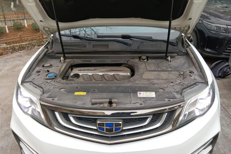 Used Geely Auto Emgrand X7 Sport 2018 1.8TD Automatic Two-Wheel Drive Smart Connect 4G Internet Edition Engine Bay