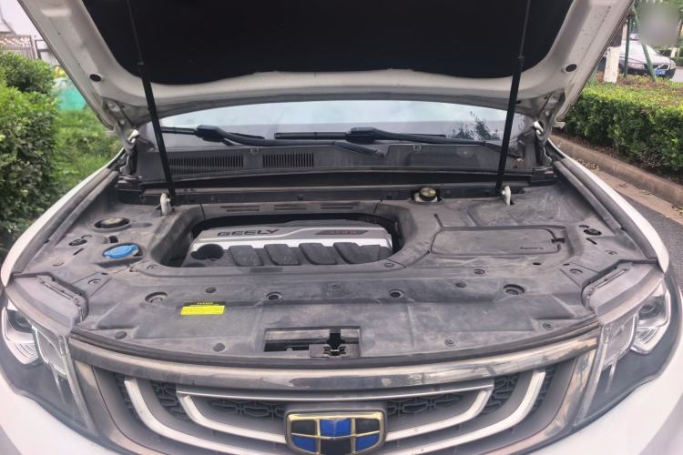 Used Geely Auto Emgrand X7 Sport 2018 1.8TD Automatic Two-Wheel Drive Smart Connect 4G Internet Edition Engine Bay