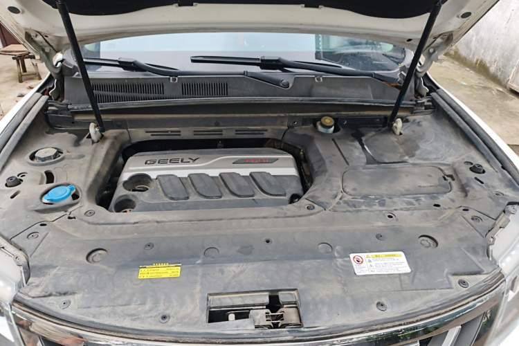 Used Geely Auto Emgrand X7 Sport 2018 1.8TD Automatic Two-Wheel Drive Zhiya Model Engine Bay