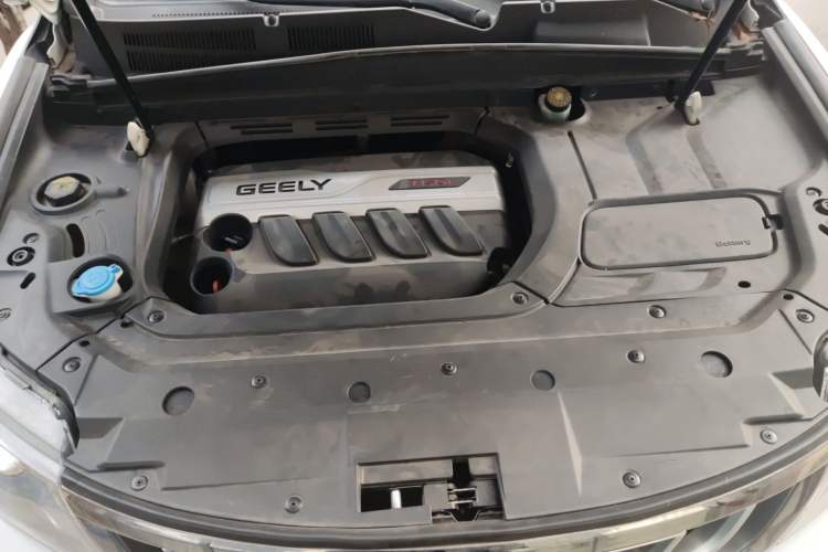 Used Geely Auto Emgrand X7 Sport 2018 1.8TD Automatic Two-Wheel Drive Smart Connect 4G Internet Edition Engine Bay