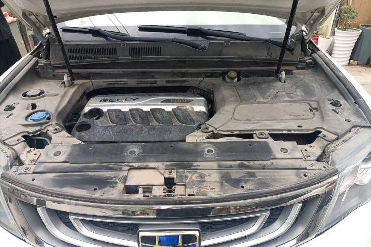 Used Geely Auto Emgrand X7 Sport 2018 1.8TD Automatic Two-Wheel Drive Smart Connect 4G Internet Edition Engine Bay