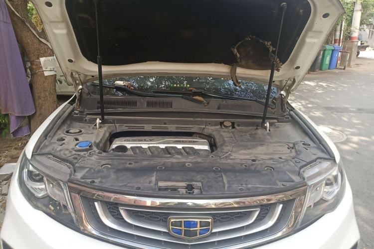 Used Geely Auto Emgrand X7 Sport 2018 1.8TD Automatic Two-Wheel Drive Smart Connect 4G Internet Edition Engine Bay