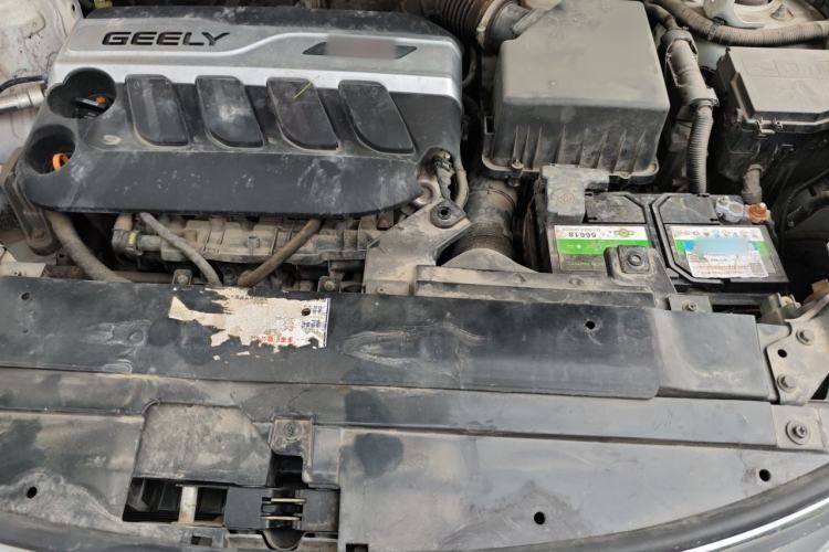 Used Geely Auto Emgrand X7 Sport 2018 1.8TD Automatic Two-Wheel Drive Zhiya Model Engine Bay