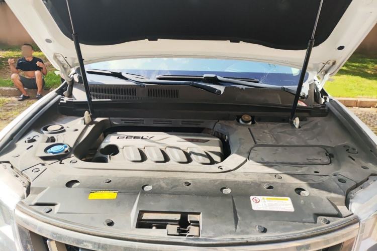 Used Geely Auto Emgrand X7 Sport 2018 1.8TD Automatic Two-Wheel Drive Zhiya Model Engine Bay