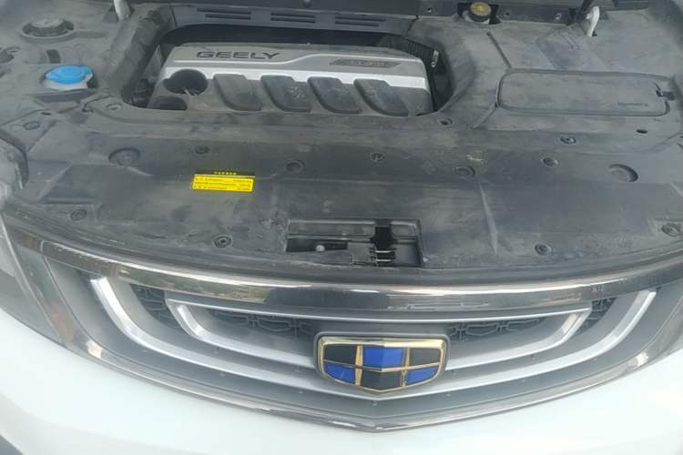 Used Geely Auto Emgrand X7 Sport 2018 1.8TD Automatic Two-Wheel Drive Zhiya Model Engine Bay