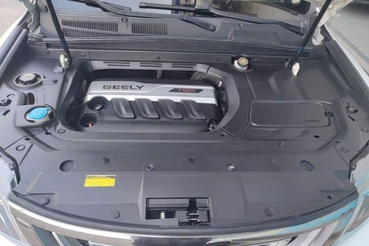 Used Geely Auto Emgrand X7 Sport 2018 1.8TD Automatic Two-Wheel Drive Smart Connect 4G Internet Edition Engine Bay