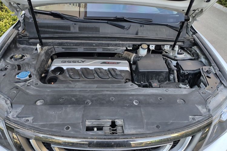 Used Geely Auto Emgrand X7 Sport 2018 Revised Version 1.8TD Automatic Two-Wheel Drive Smart Connectivity 4G-Enabled Edition Engine Bay