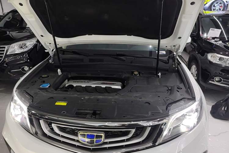 Used Geely Auto Emgrand X7 Sport 2018 1.8TD Automatic Two-Wheel Drive Smart Connect 4G Internet Edition Engine Bay