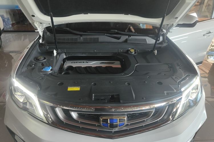 Used Geely Auto Emgrand X7 Sport 2018 1.8TD Automatic Two-Wheel Drive Smart Connect 4G Internet Edition Engine Bay