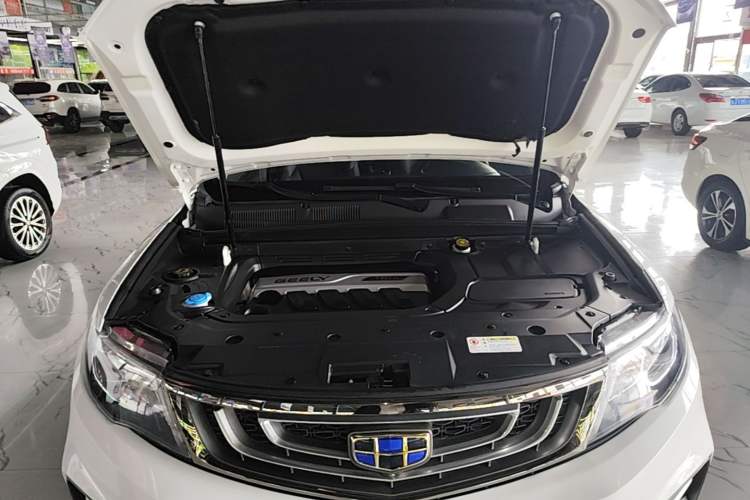 Used Geely Auto Emgrand X7 Sport 2018 1.8TD Automatic Two-Wheel Drive Smart Connect 4G Internet Edition Engine Bay