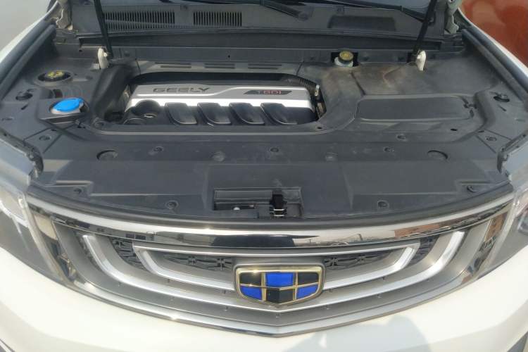 Used Geely Auto Emgrand X7 Sport 2018 1.8TD Automatic Two-Wheel Drive Smart Connect 4G Internet Edition Engine Bay